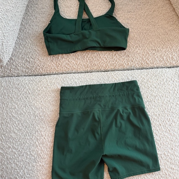 Vuori Daily Piped Short 5" - Picture 5 of 6